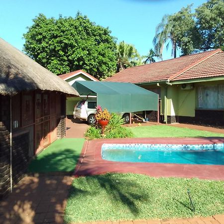 Buffalo Street Cottages Malalane Exterior photo